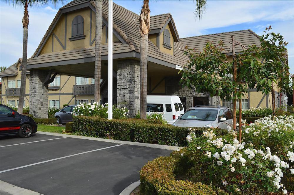 Folk Inn Ontario Airport Exteriér fotografie